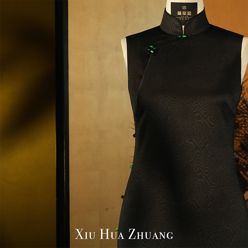 法国进口雅黑色摩尔纹提花无袖旗袍X23188 My Store