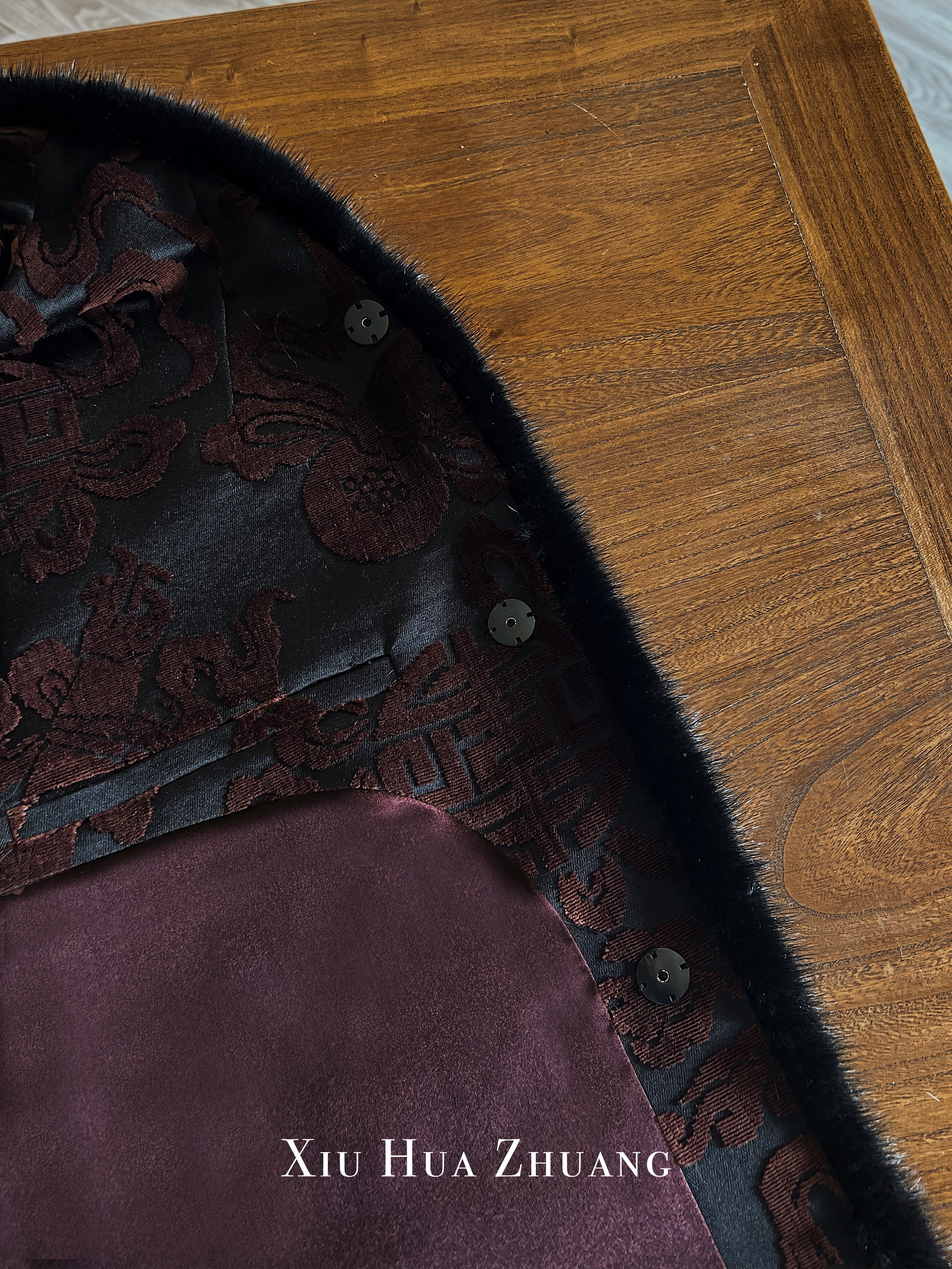 Zhang Velvet·Black Jacquard Quilted Tang Vest 绣华莊