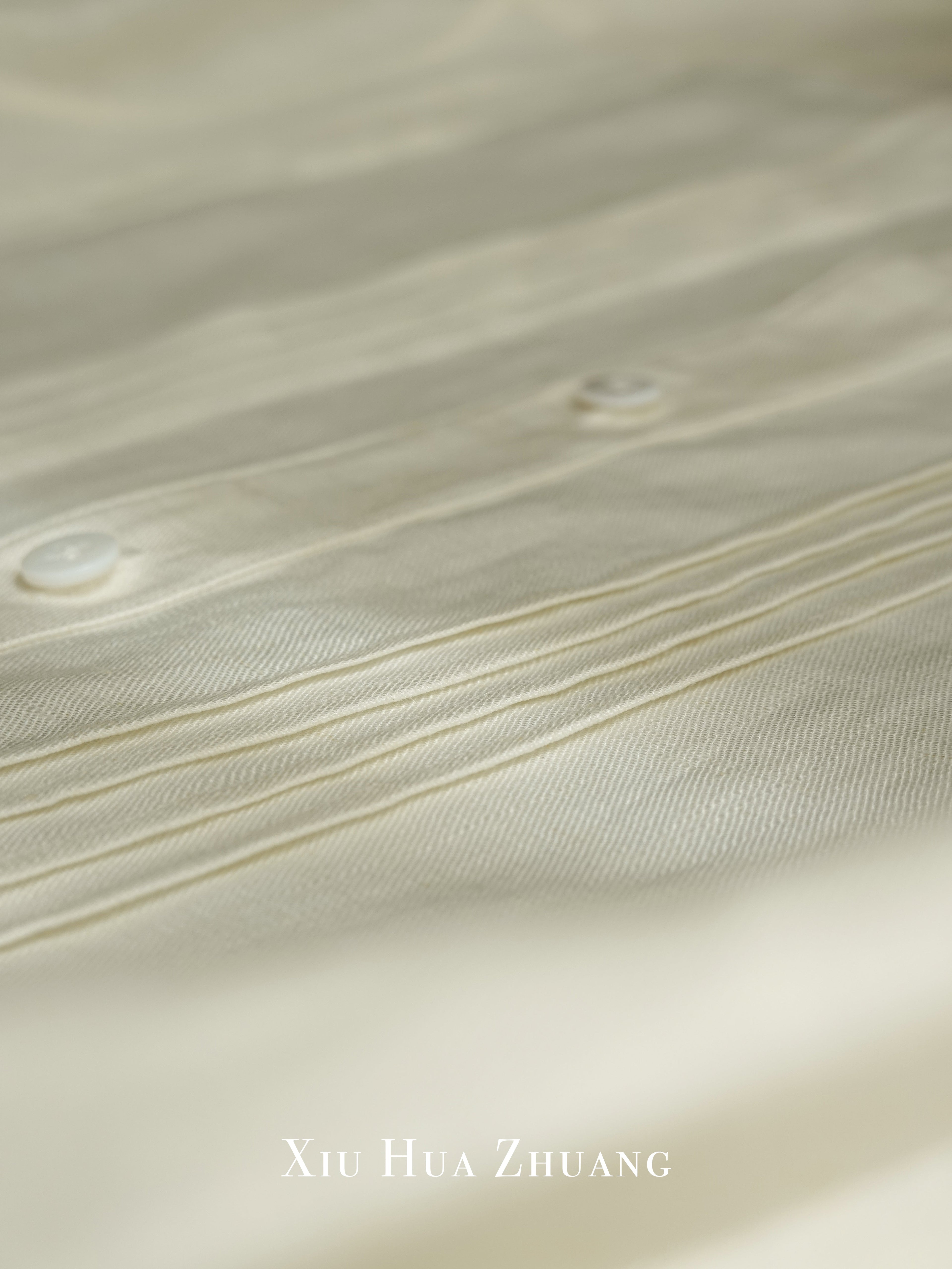 Warm White Linen Pleated Shirt 绣华莊